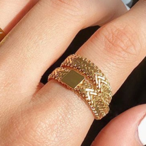 💛18K gold plated flat chain statement ring - Picture 5 of 12